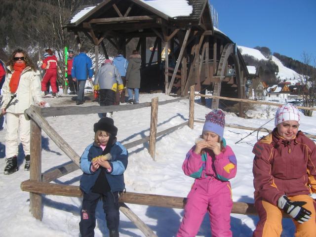 012 Prechod cez cestu