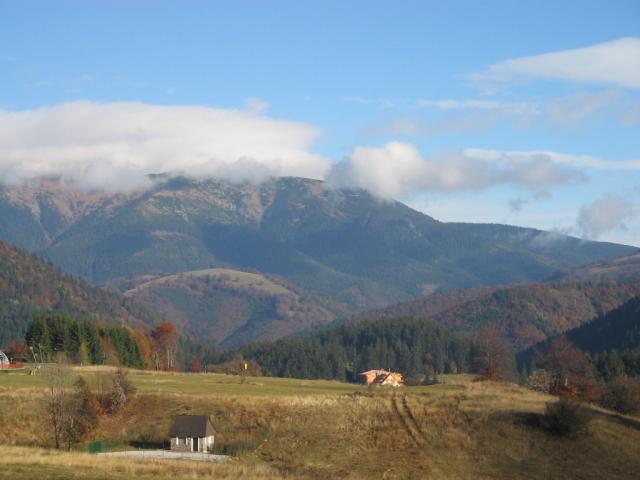027 Prašivá v hmle