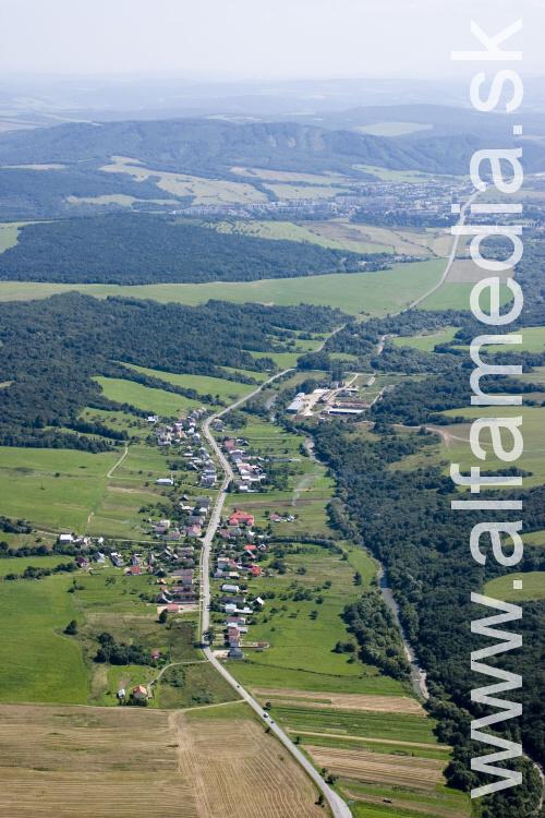 01 Letecký pohľad na obec  