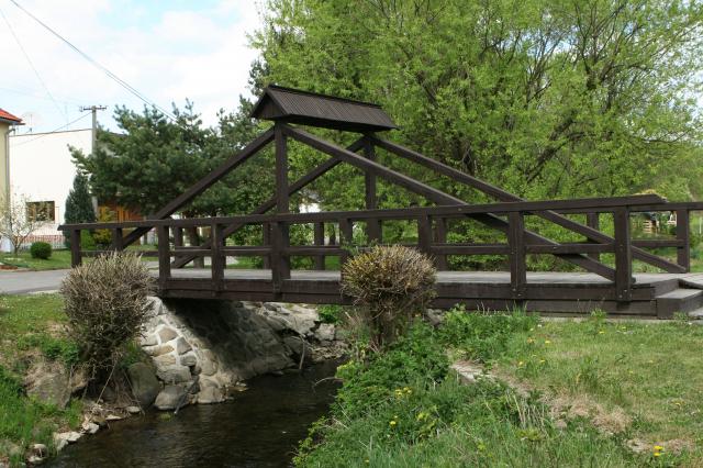 10 Drobná architektúra - drevený mostík