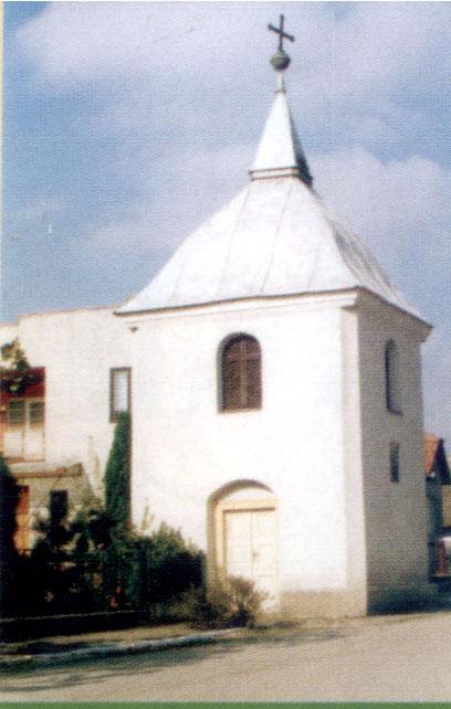 08 100 ročná zvonica