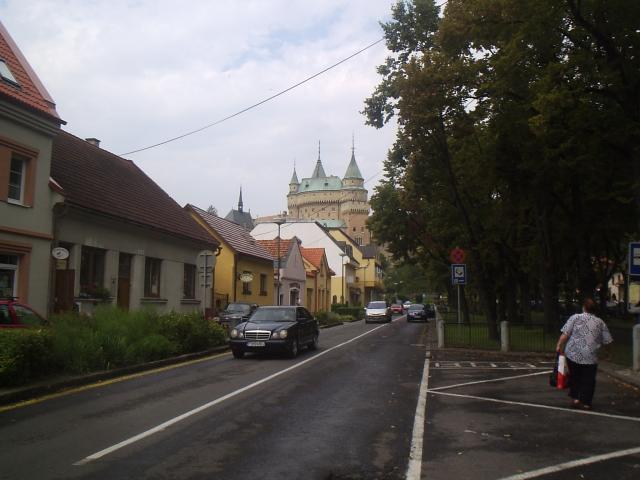 02 Pod zámkom