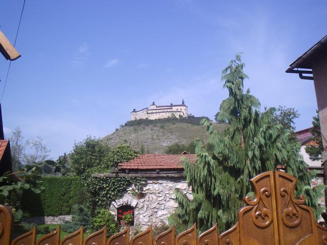01 Pohľad na hrad Krásna Hôrka