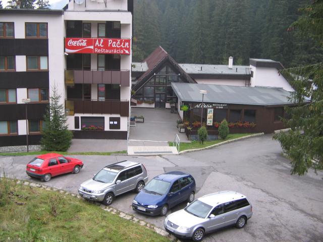 32 Záhradky, Hotel Ski