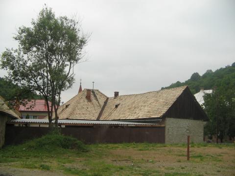 08