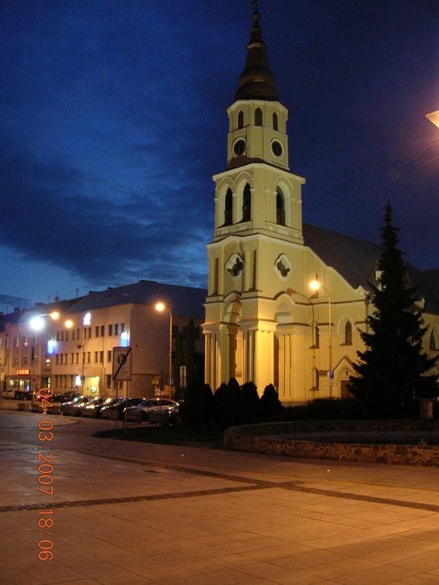 09 Evanjelický kostol sv. Trojice-večerný pohľad