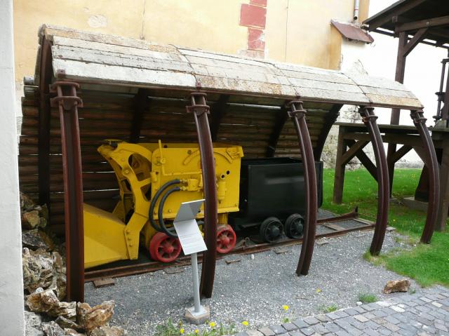 09b Banský lyžicový nakladač NL-12V