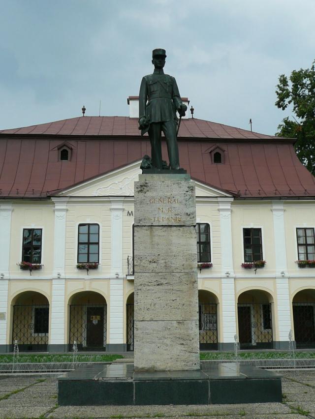 14 Pomník generála M. R. Štefánika