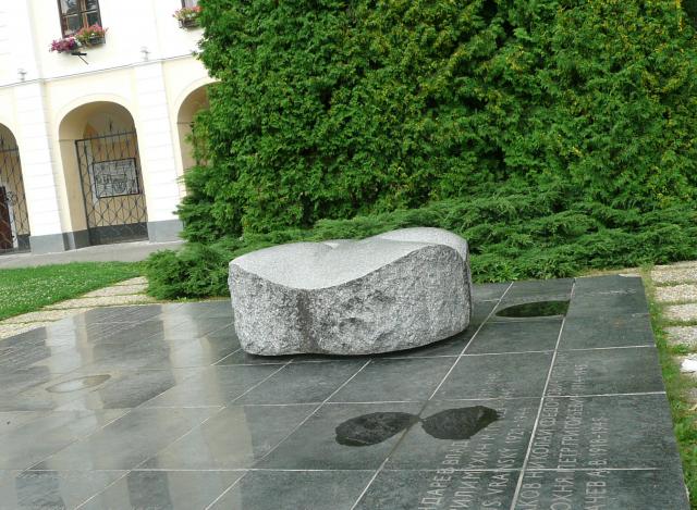 18 Pomník padlým v 2. sv. vojne