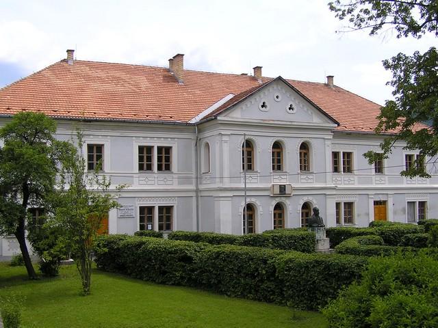 05 Novšia budova prvého slovenského gymnázia