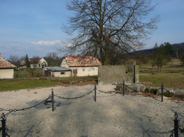 19 Hrobka rodiny Ostrolúckych