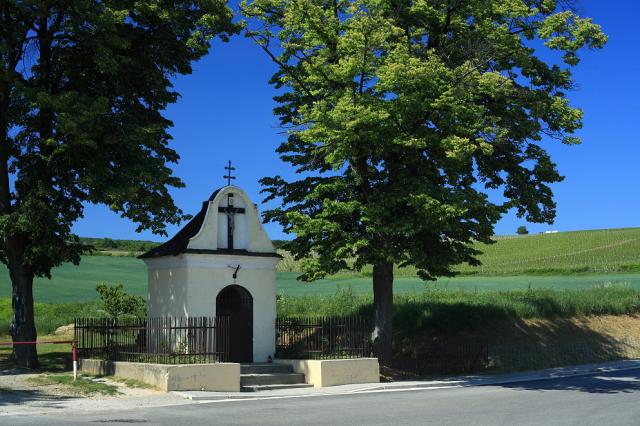 02 Kaplnka pri vstupe do obce