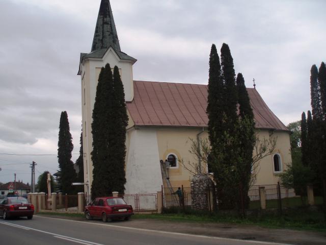 04 Pohľad na rimskokatolicky kostol