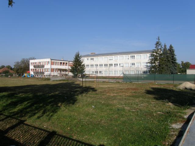 09 Základná a materská škola