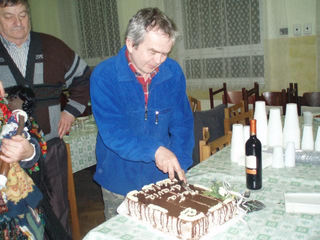 08 Na Fašiangových slávnostiach /r.2009/ nechýbala ani narodeninová torta, ktorú 