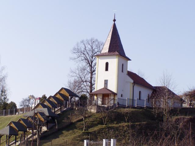 02 Kostol Sedembolestnej Panny Márie konsegrovaný 15. septembra 1996