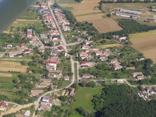 04 Letecký snímok obce leto 2008