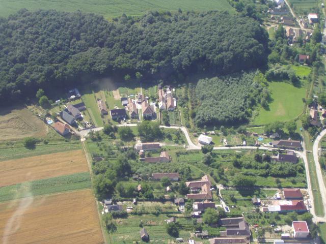 07 Obec vhodná na pokojné bývanie v rodinných domoch - pod Galadom